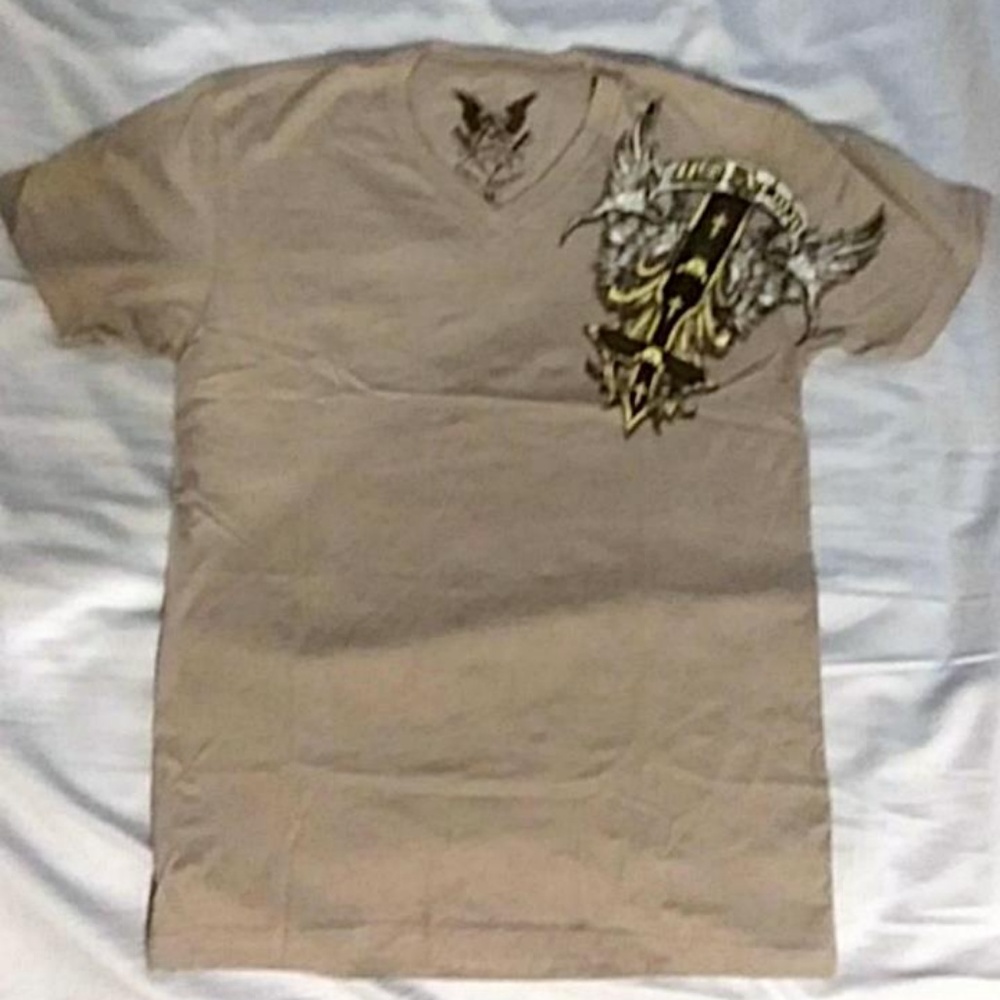 Apprime Apparel Army Medium V-neck Graphic T-shirt